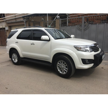 Дефлекторы окон (ветровики) TOYOTA Fortuner 2005-
